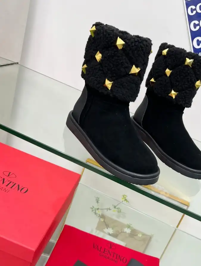 hype Valentino Boots