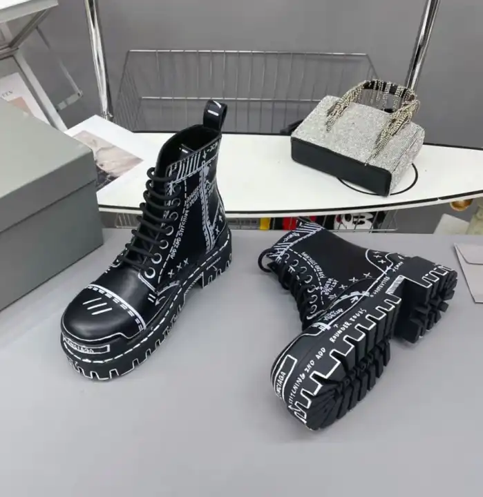 hype Balenciaga Boots