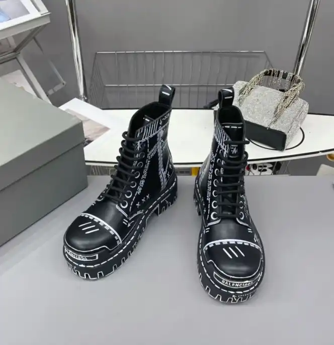 hype Balenciaga Boots