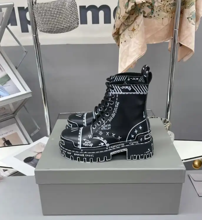 hype Balenciaga Boots