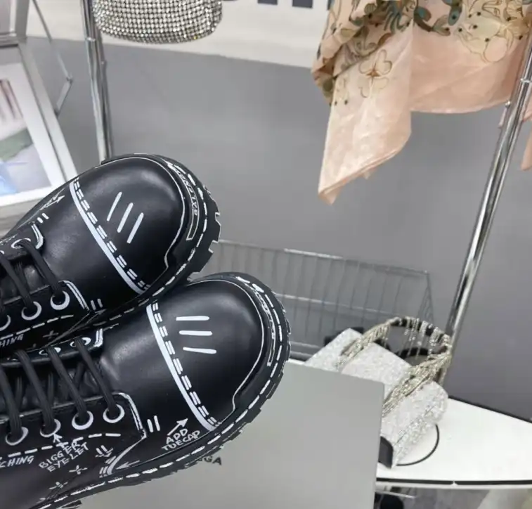 hype Balenciaga Boots