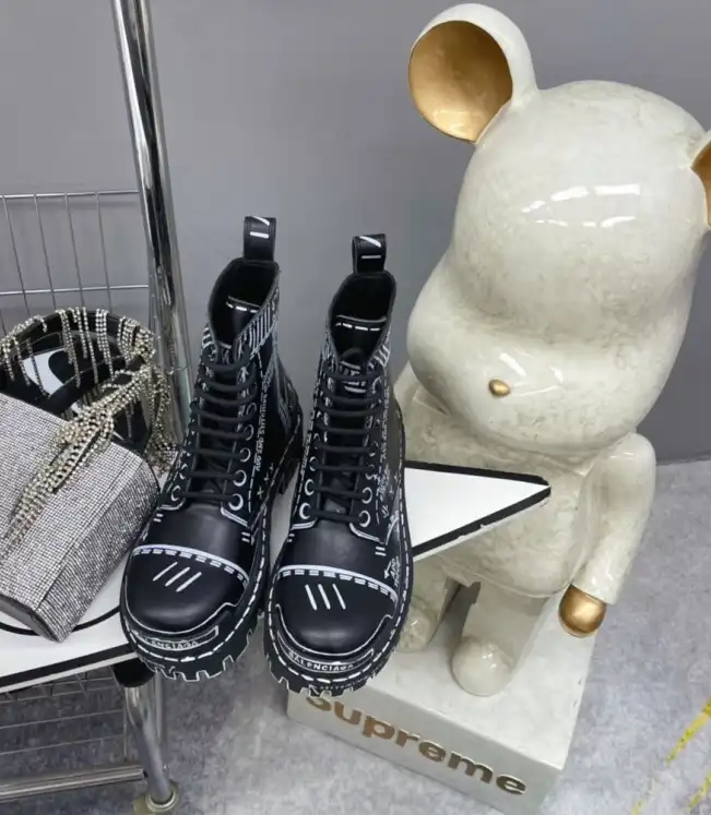 hype Balenciaga Boots