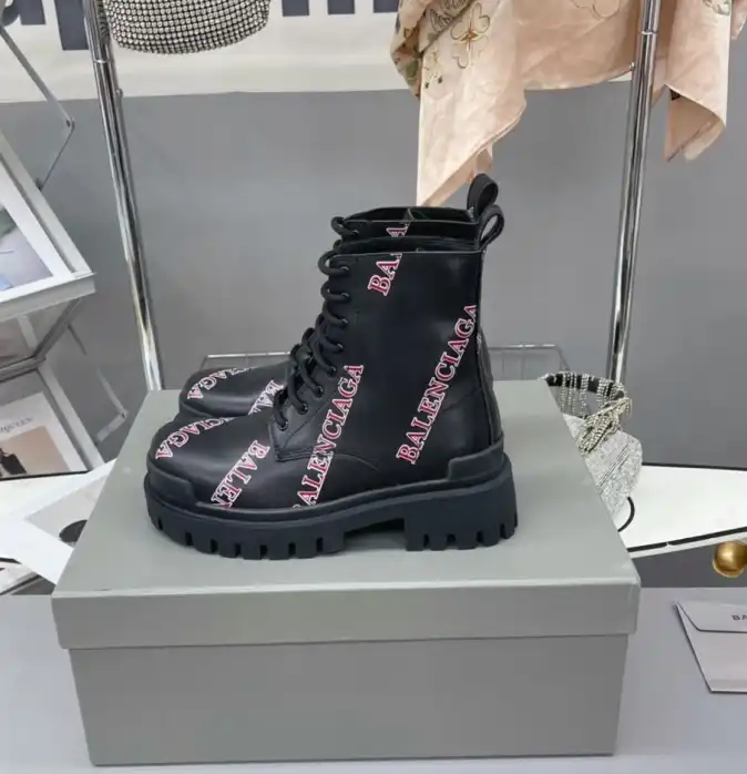 hype Balenciaga Boots