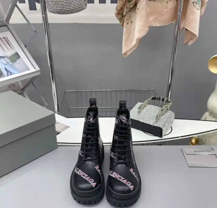 hype Balenciaga Boots