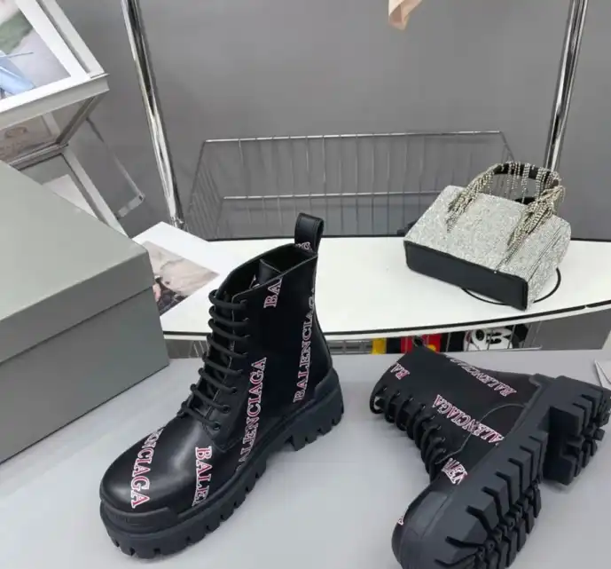 hype Balenciaga Boots