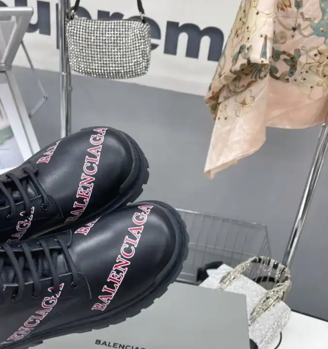 hype Balenciaga Boots