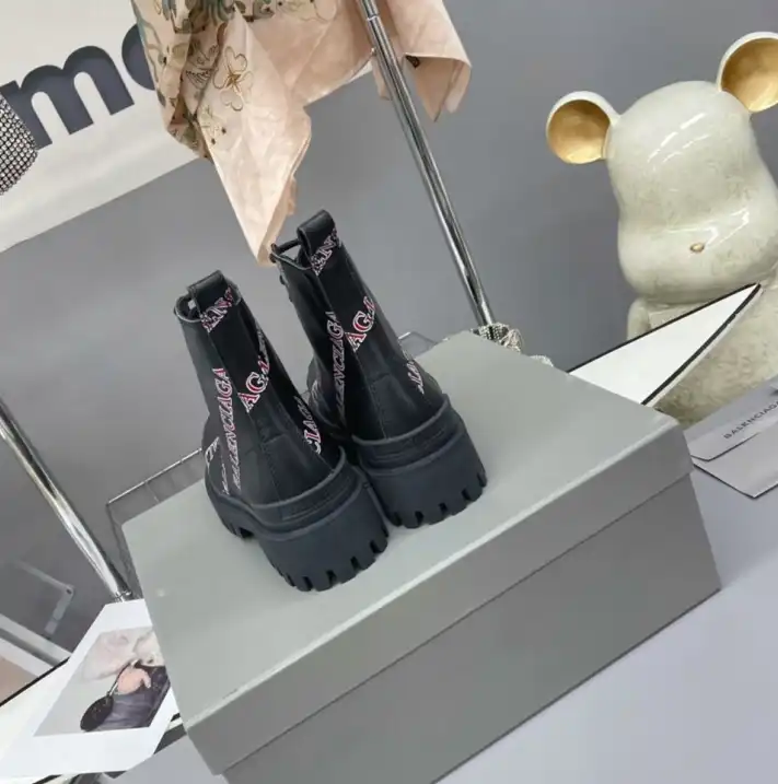 hype Balenciaga Boots