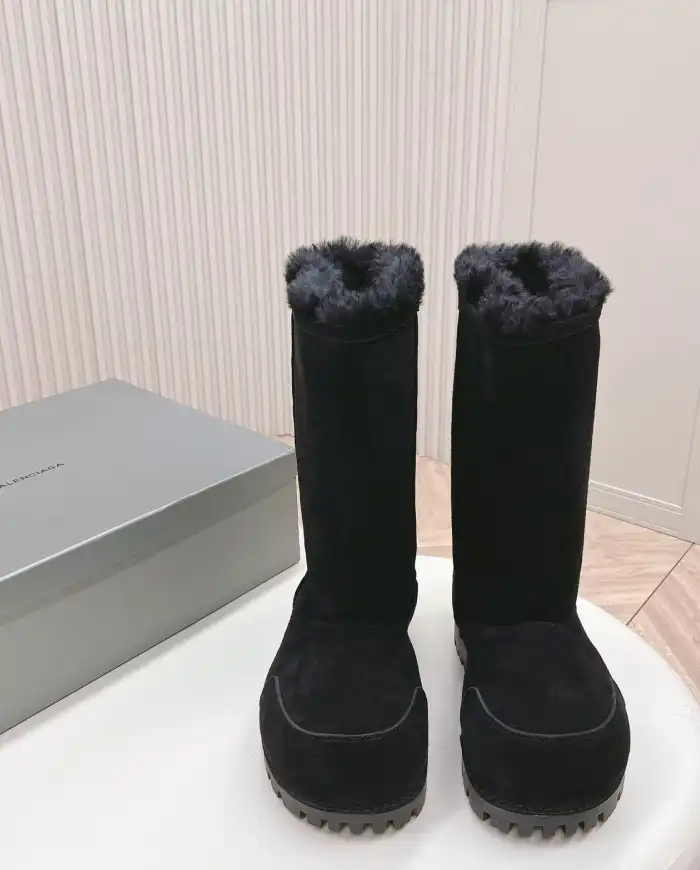 hype Balenciaga Boots