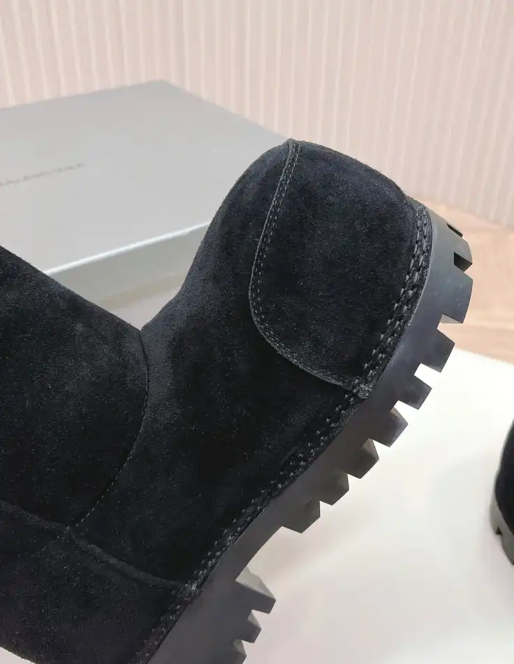 hype Balenciaga Boots