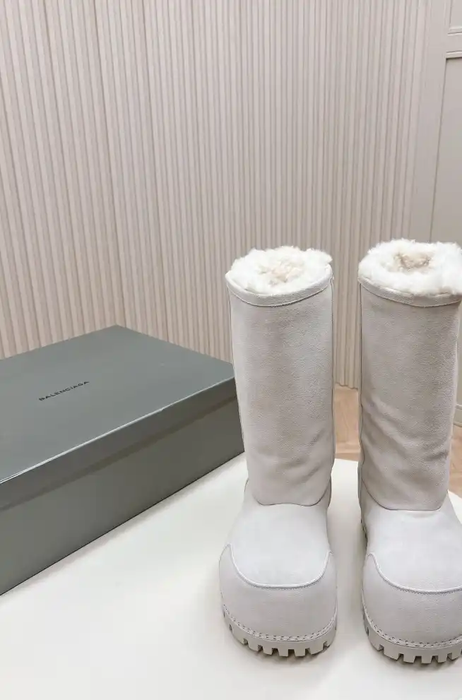 hype Balenciaga Boots