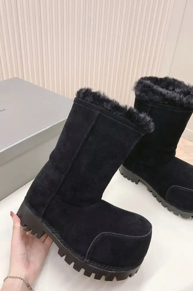 hype Balenciaga Boots