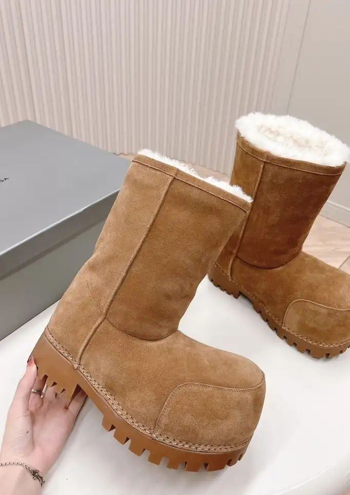 hype Balenciaga Boots