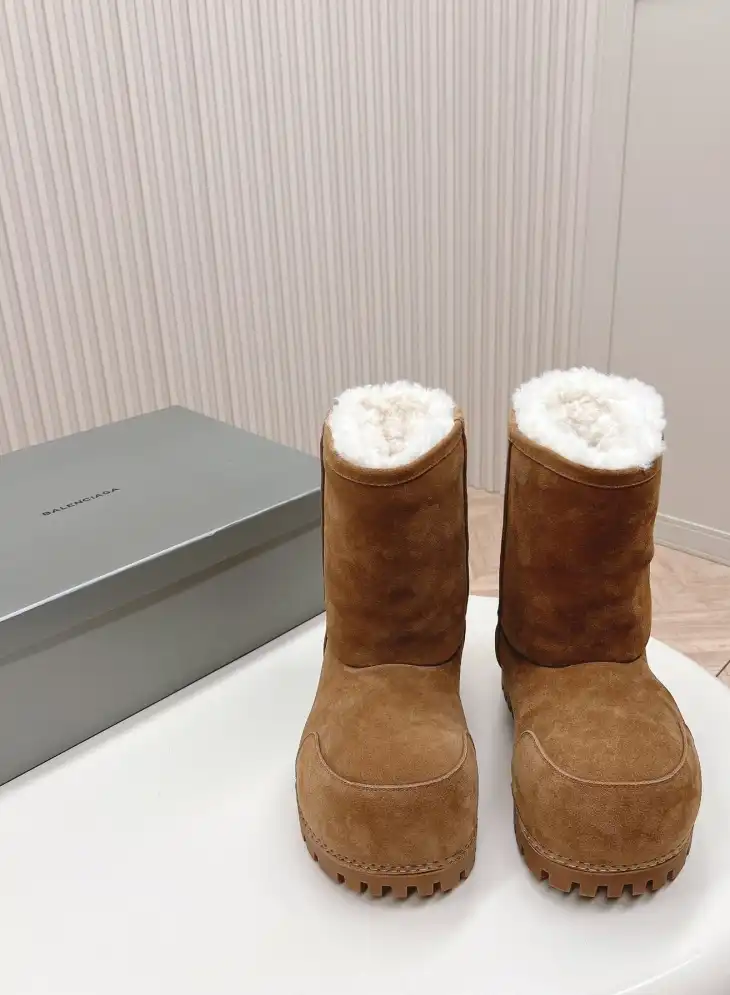 hype Balenciaga Boots