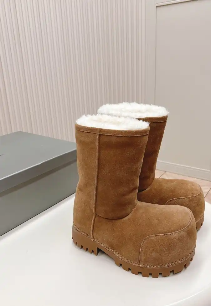 hype Balenciaga Boots