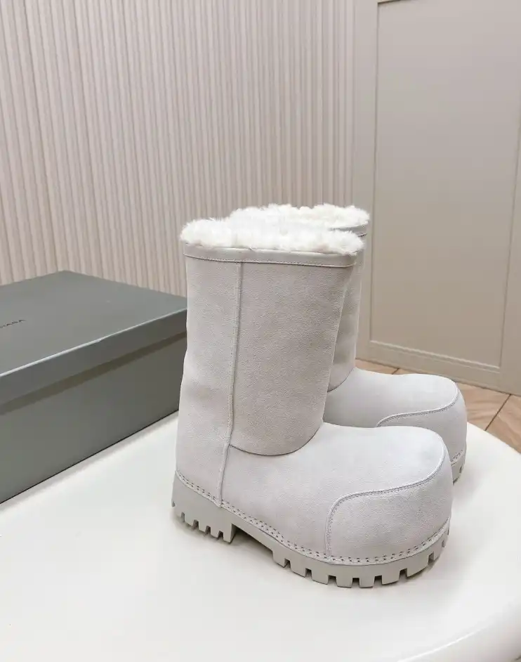 hype Balenciaga Boots