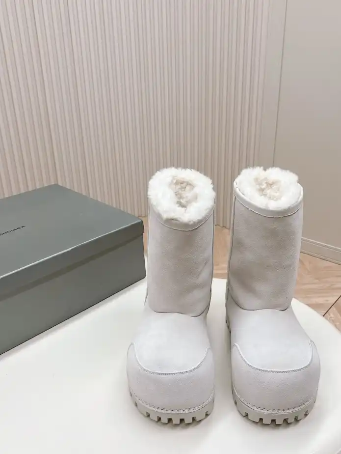 hype Balenciaga Boots