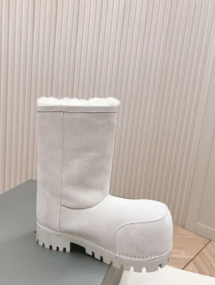 hype Balenciaga Boots