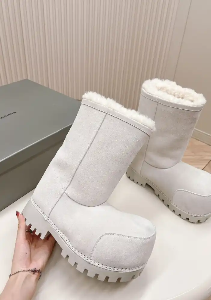 hype Balenciaga Boots