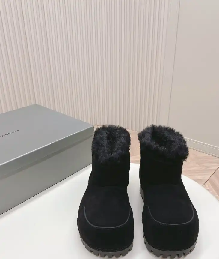 hype Balenciaga Boots