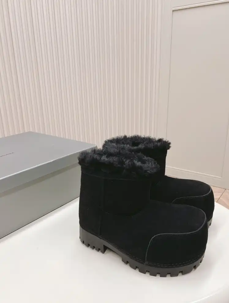 hype Balenciaga Boots