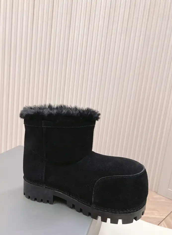 hype Balenciaga Boots