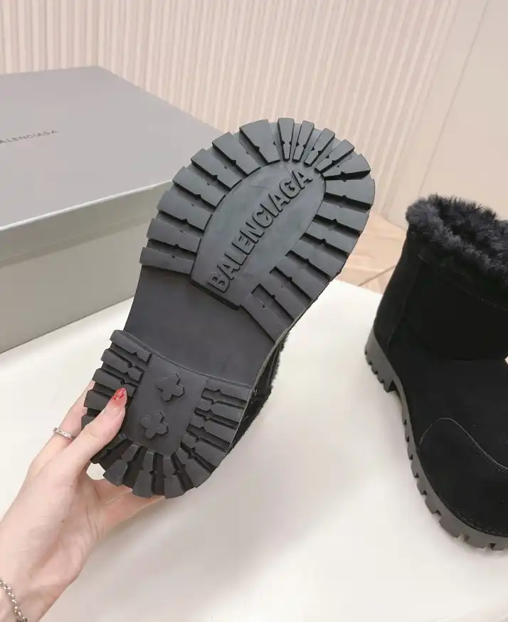 hype Balenciaga Boots