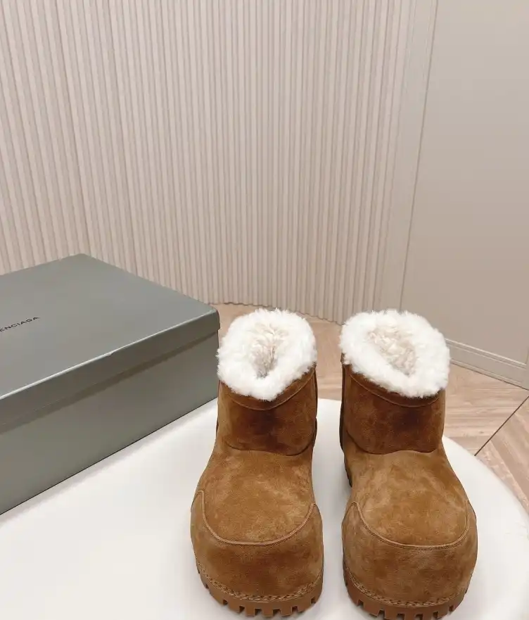 hype Balenciaga Boots