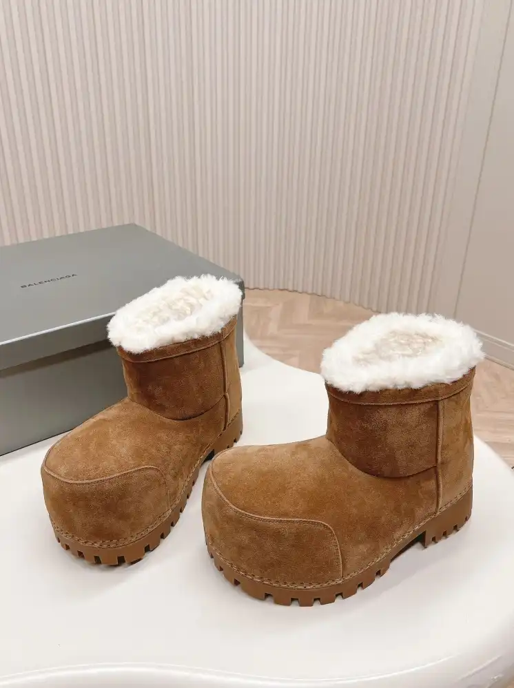 hype Balenciaga Boots