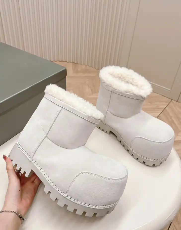 hype Balenciaga Boots