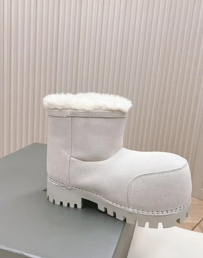 hype Balenciaga Boots