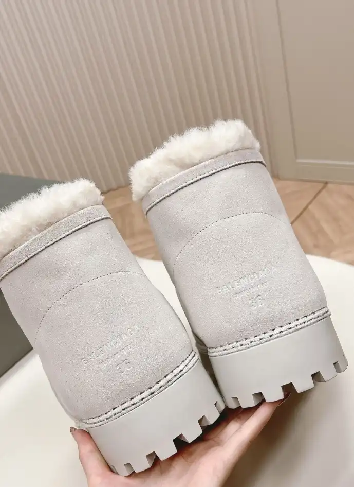 hype Balenciaga Boots