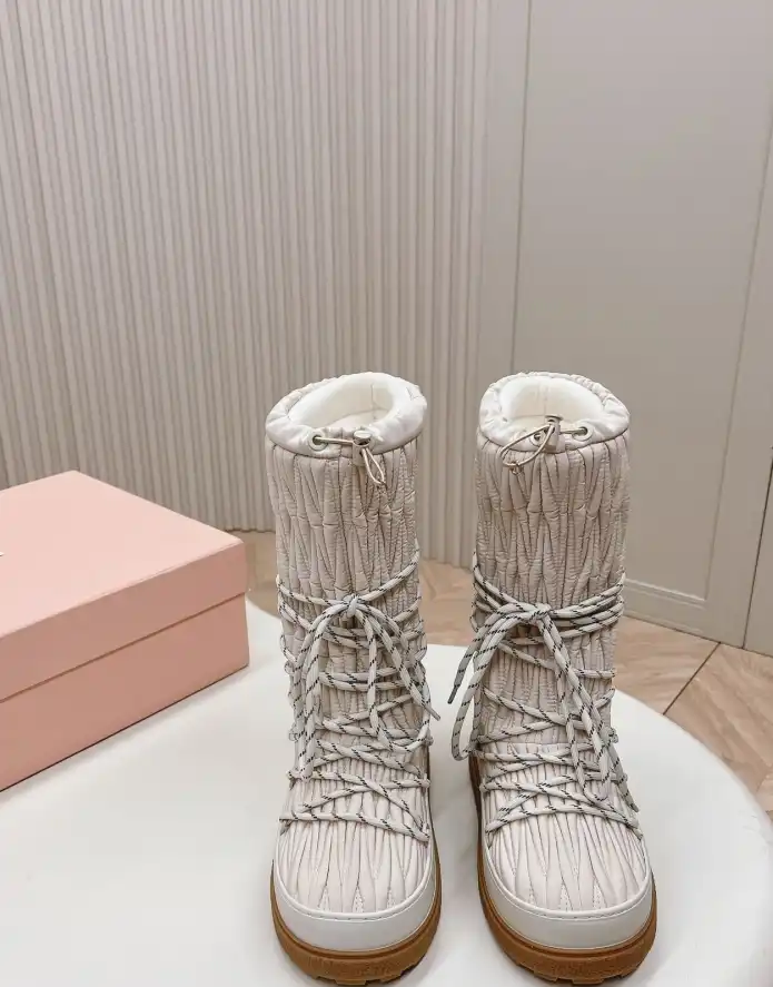 hype Miu Miu Boots