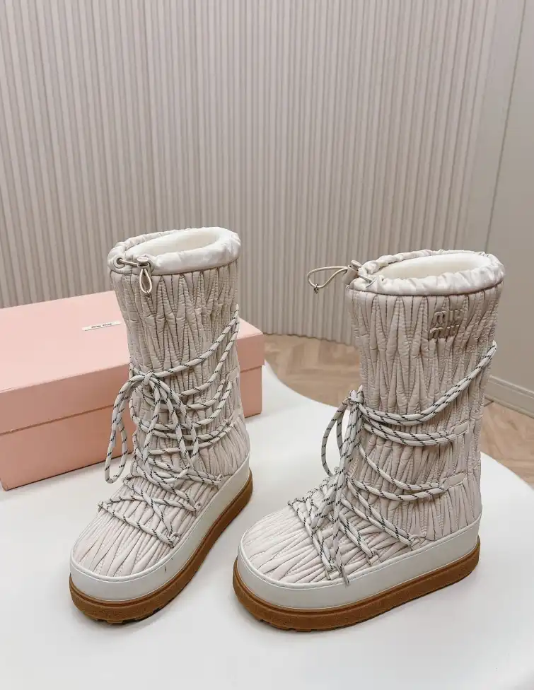 hype Miu Miu Boots