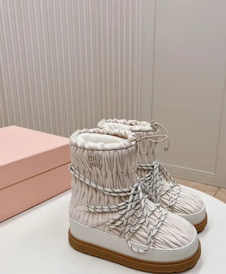 hype Miu Miu Boots