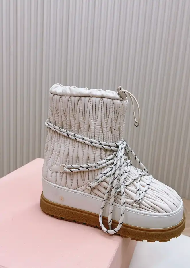 hype Miu Miu Boots