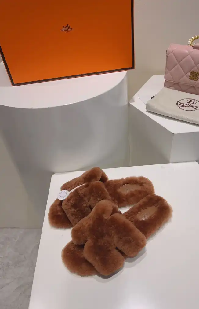 hype Hermes Slippers