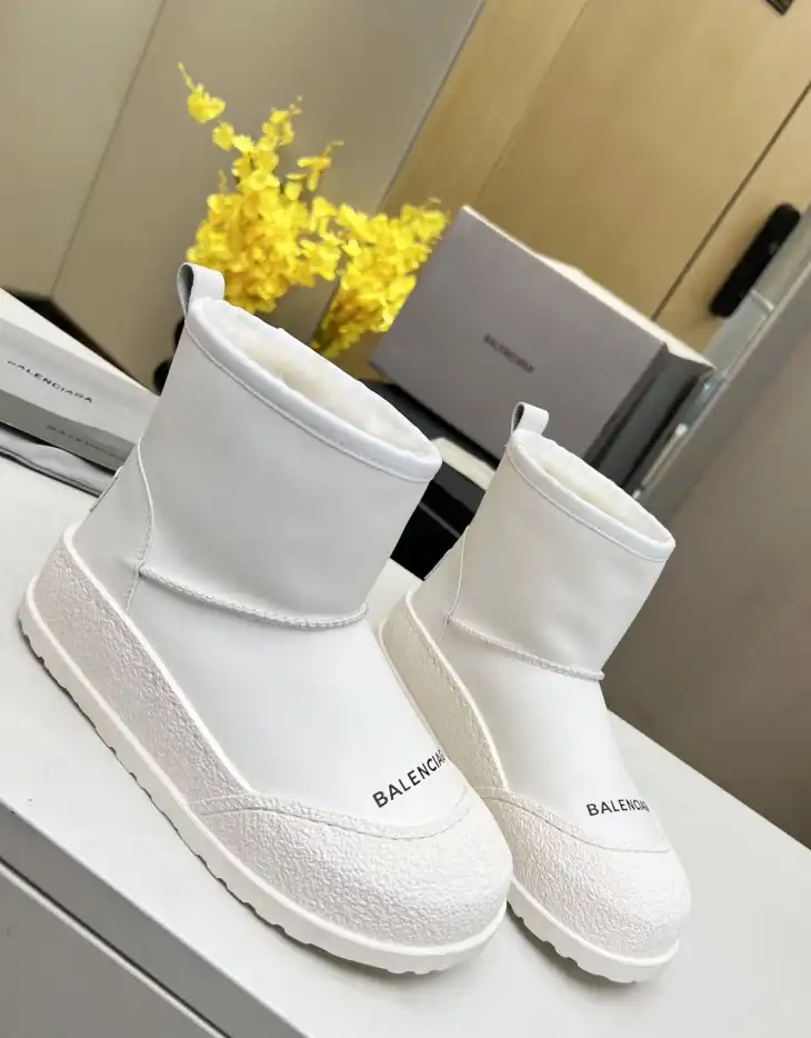 hype Balenciaga Boots