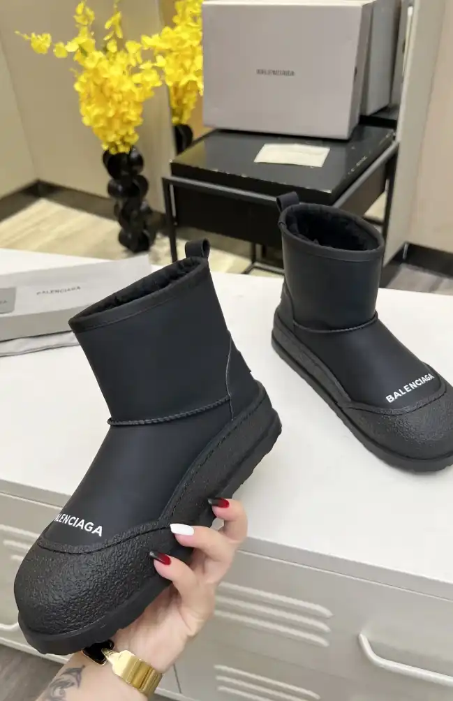 hype Balenciaga Boots