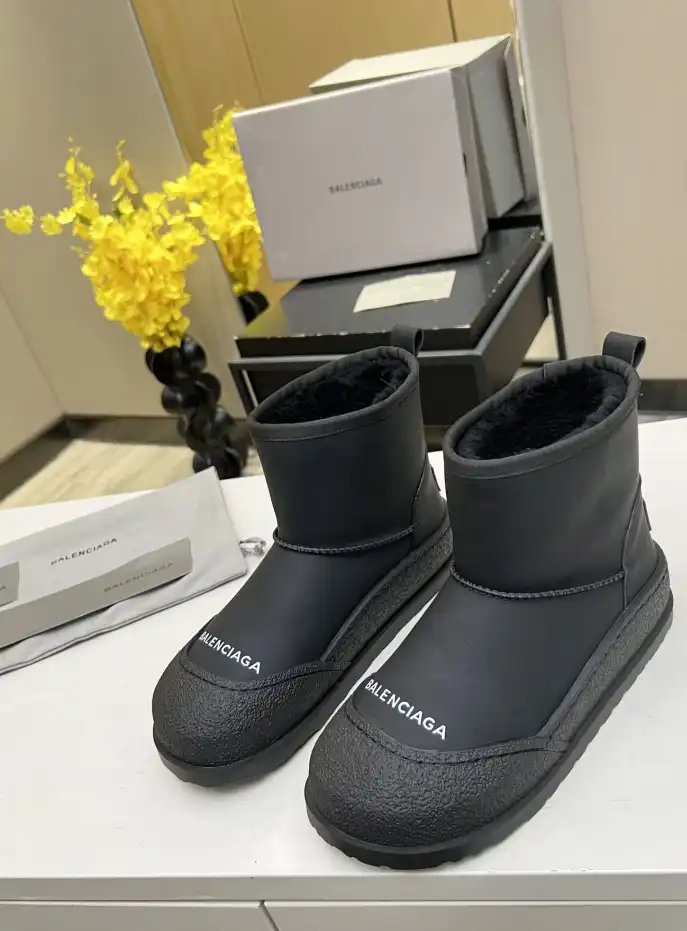 hype Balenciaga Boots