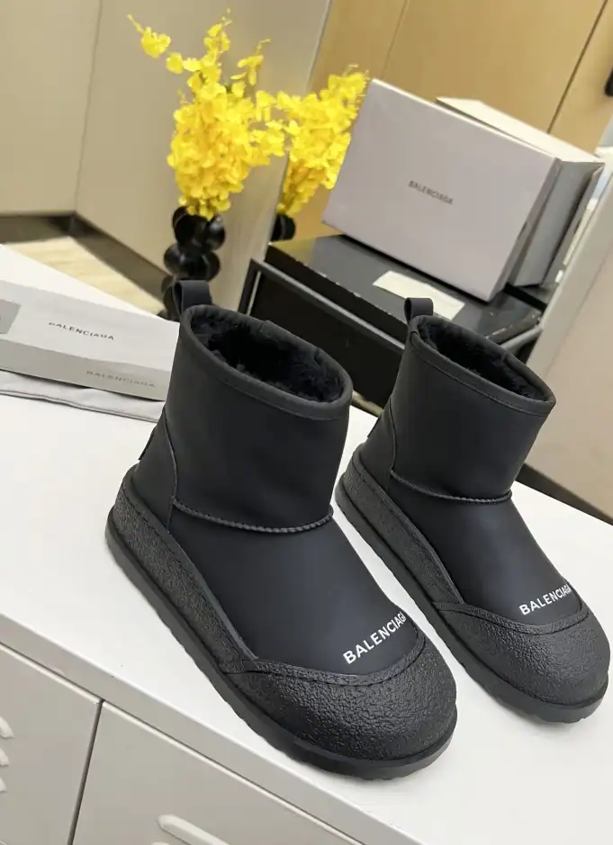 hype Balenciaga Boots