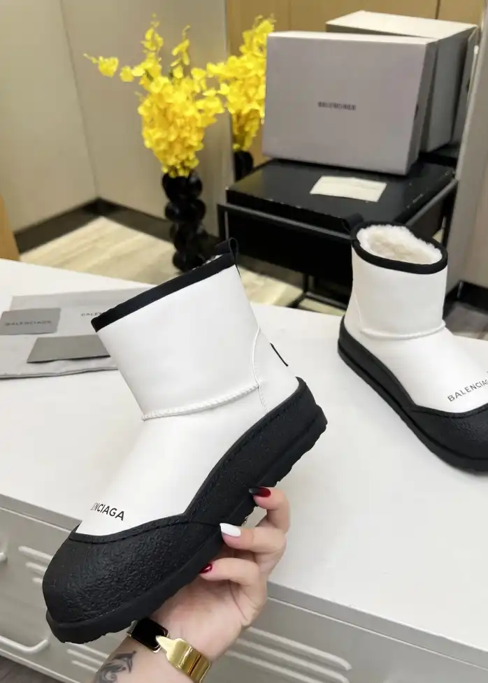 hype Balenciaga Boots