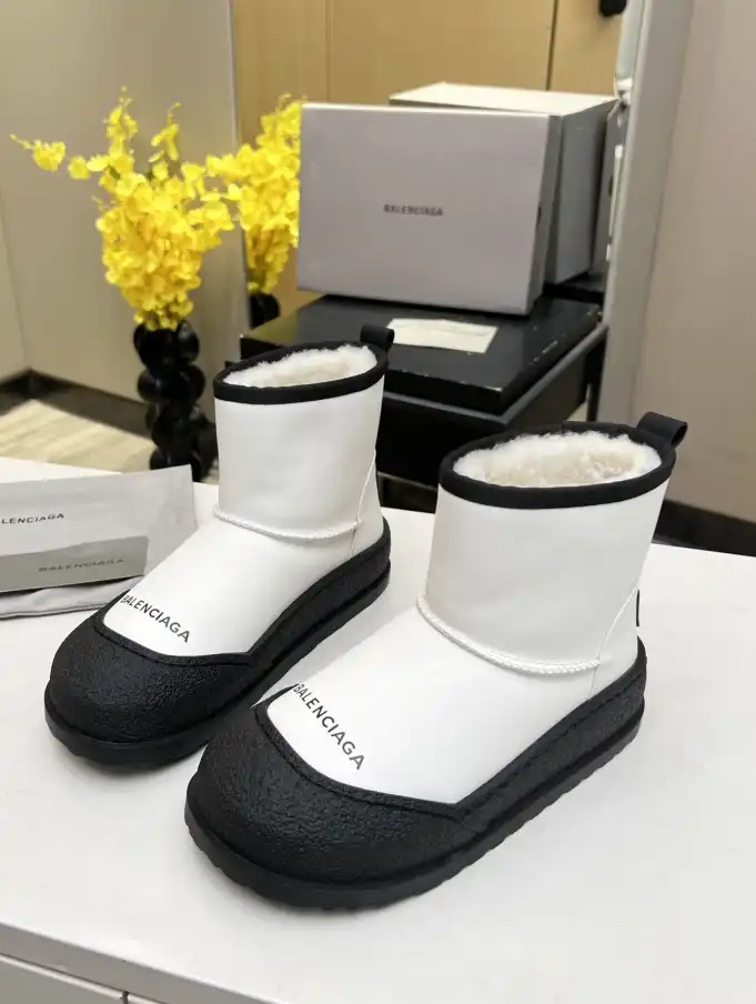 hype Balenciaga Boots