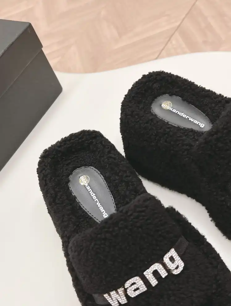 hype Alexander Wang Slippers