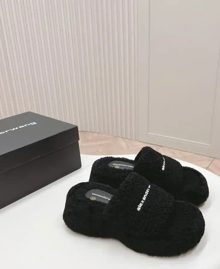 hype Alexander Wang Slippers