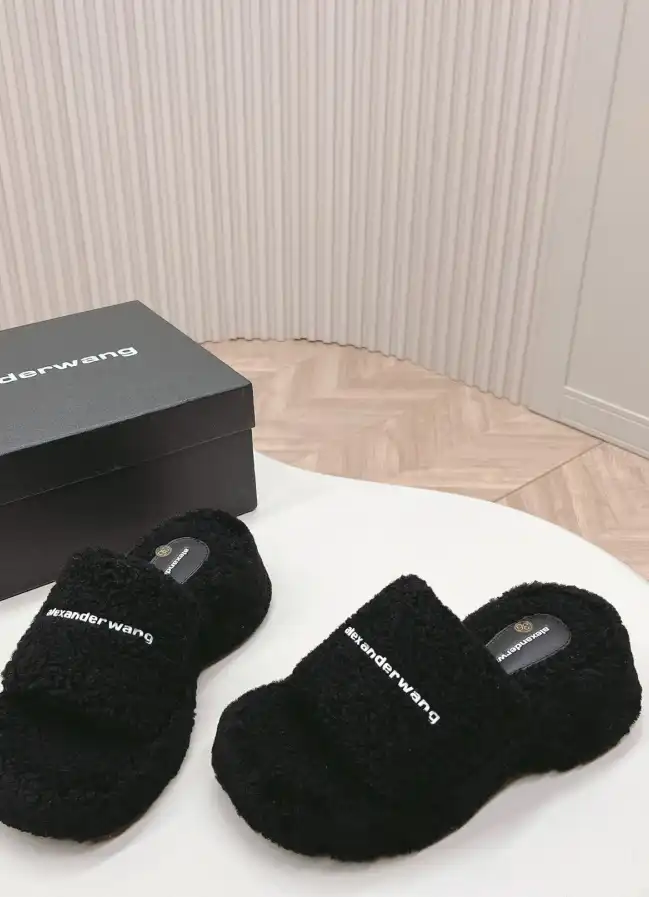 hype Alexander Wang Slippers