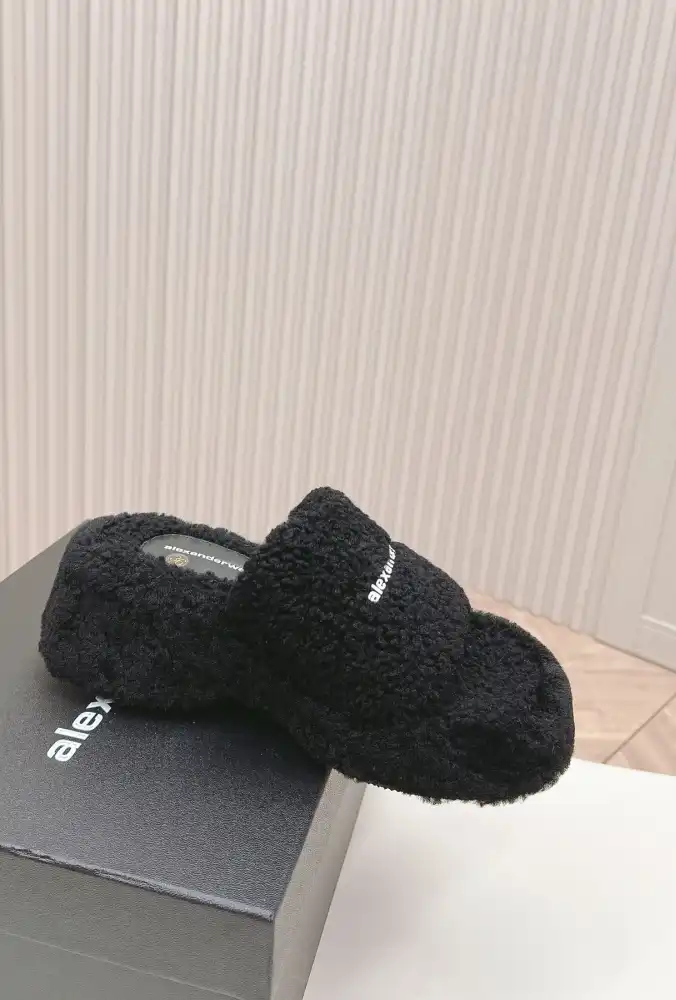 hype Alexander Wang Slippers