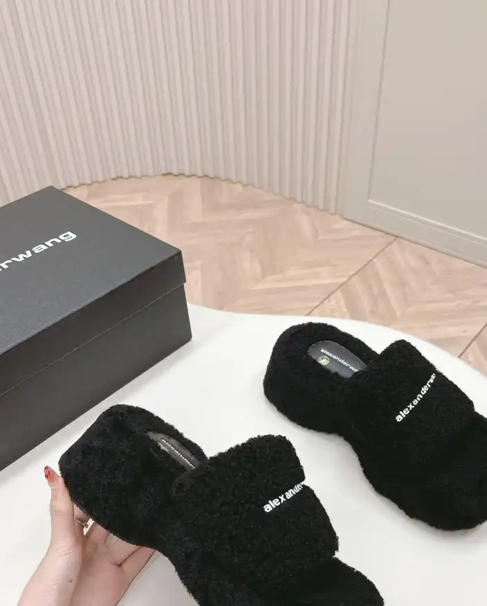 hype Alexander Wang Slippers