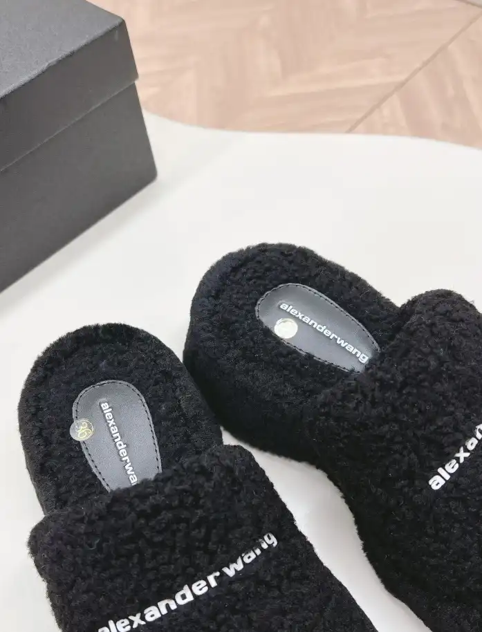 hype Alexander Wang Slippers