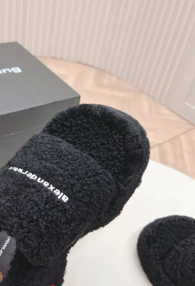 hype Alexander Wang Slippers