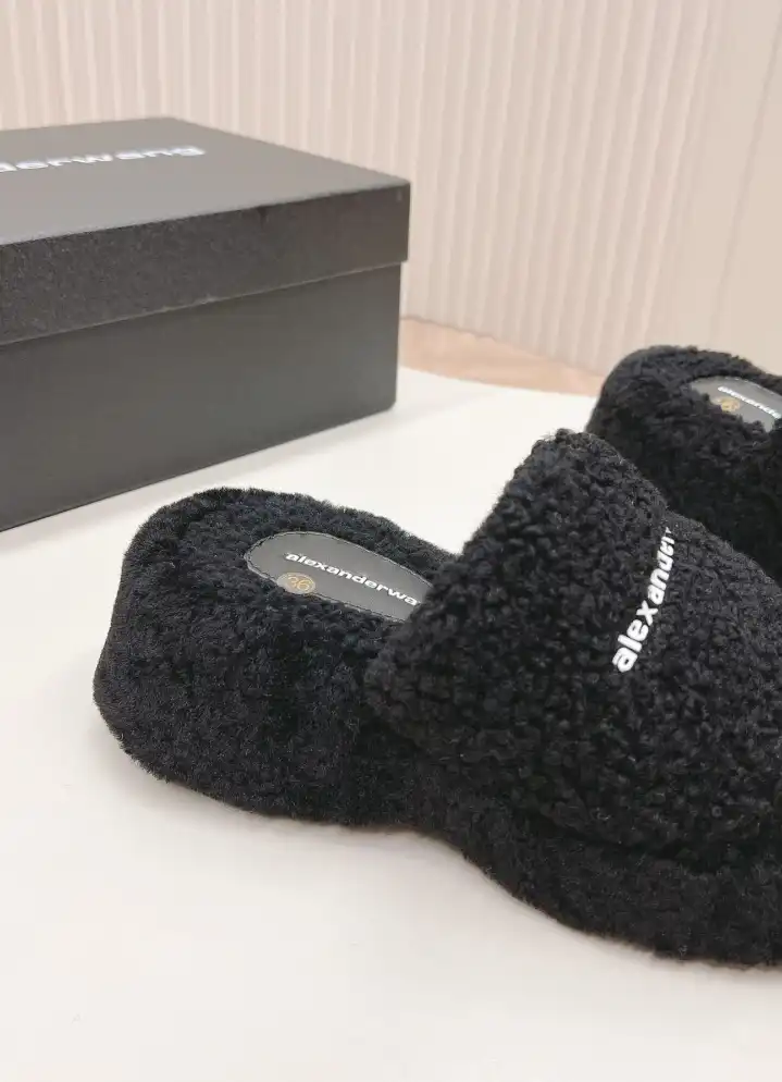 hype Alexander Wang Slippers